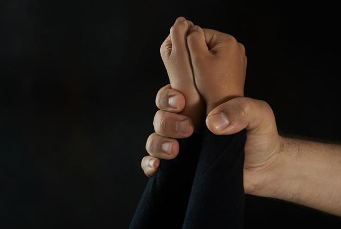 Detiene FGE a Alfredo “N”, acusado de abusar de su sobrina durante 14 años, en Apatzingán