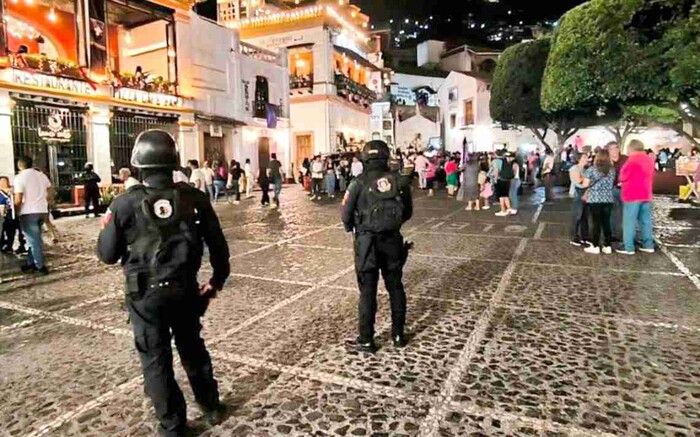  Detienen a 49 de policías de Taxco, Guerrero, incluido el director