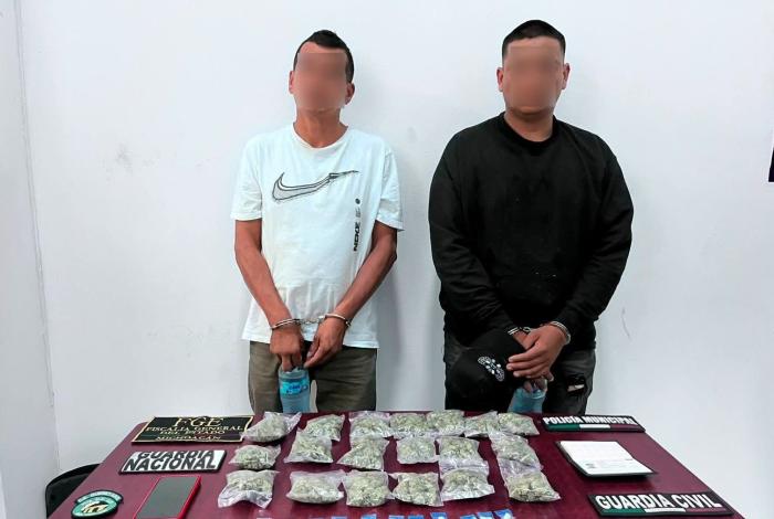 Detienen a dos por posesión de dr0gas, en Uruapan