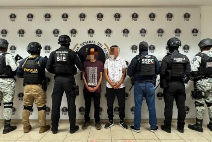 Detienen a dos presuntos extorsionadores en Uruapan que cobraban derecho de piso a carnicerías, tortillerías… 