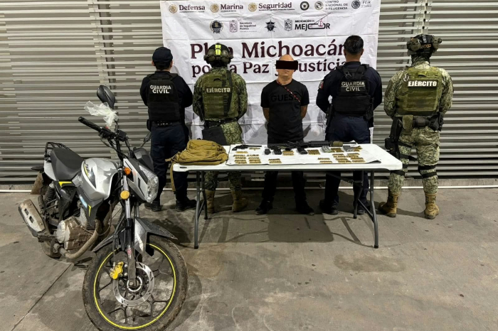 Detienen a motociclista con fusil, revólver y 346 cartuchos, tras disparos en la colonia Gertrudis Sánchez de Morelia