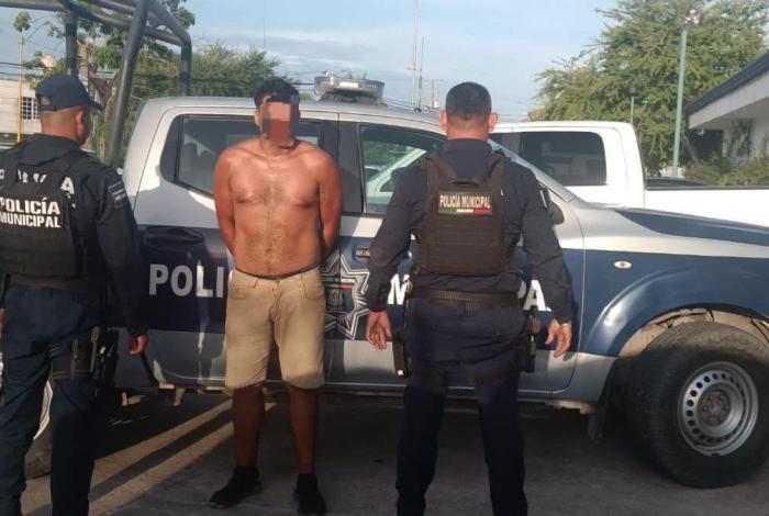 Detienen a presunto ladrón de Oxxo en Lázaro Cárdenas