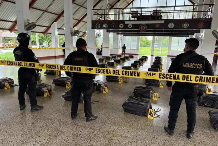 Detienen a seis personas con 1500 paquetes de cocaína en Guatemala