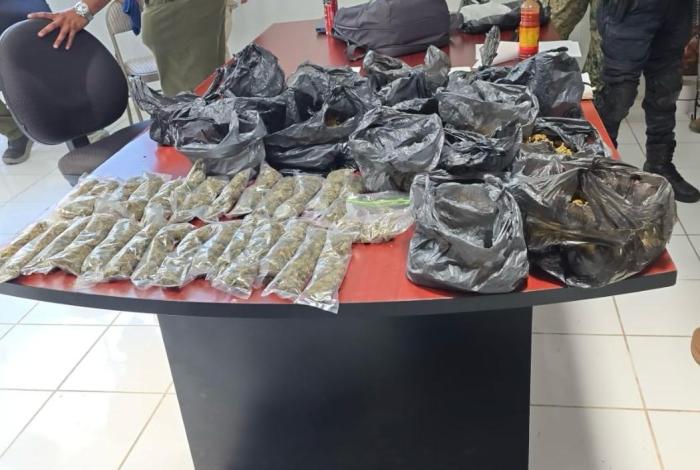 Detienen a tres en posesión de marihuana, en Apatzingán