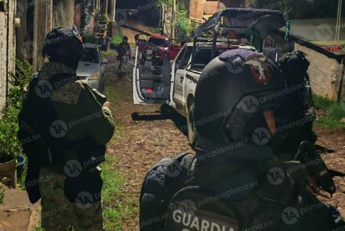 Detienen a un hombre con vehículos y ars3nal, tras enfrentamiento en Uruapan