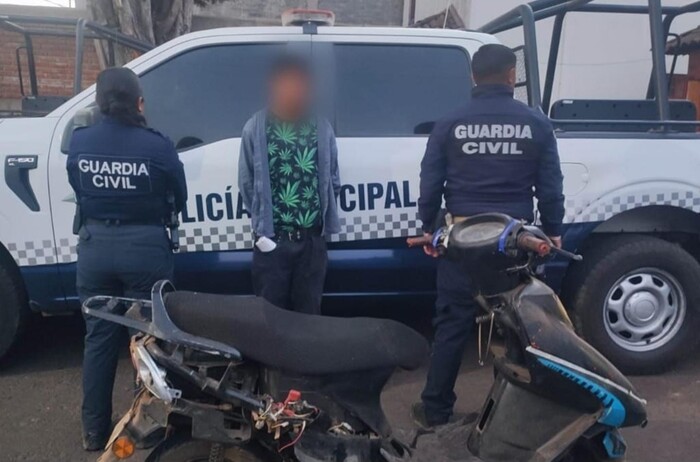 Detienen a uno con droga y otro logra escapar