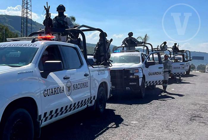 Detienen en Apaseo a 9 agentes de la Guardia Nacional: cuidaban una pipa y una toma de ‘huachicol’