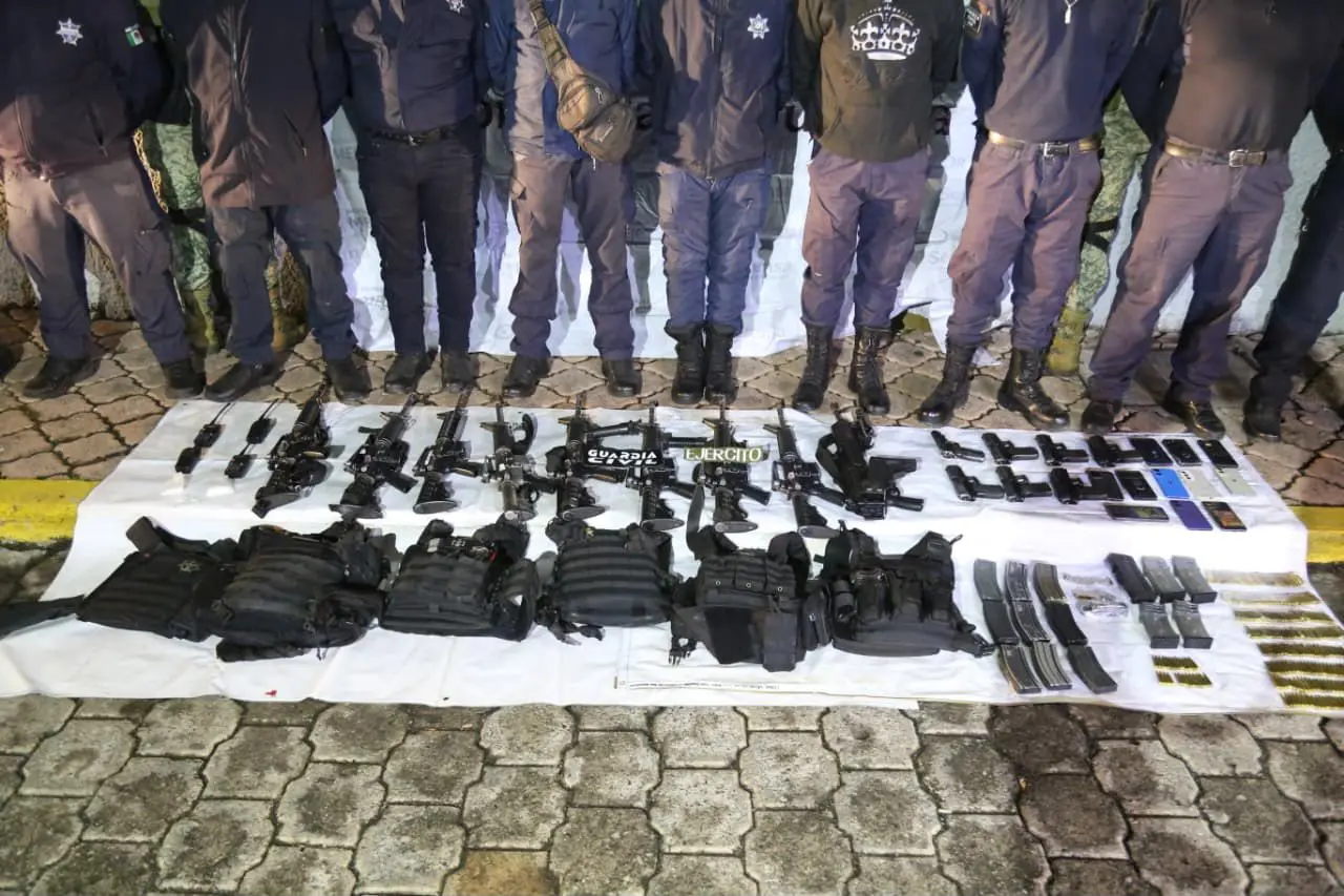 Detienen SSP y Ejército a 9 hombres con armas, uniformes y patrullas clonadas