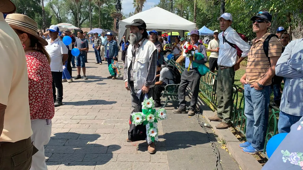 Día de la Santa Cruz, cruces de flores y la fe que sostiene a México