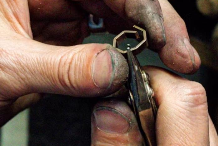 Día Internacional del Joyero y Relojero