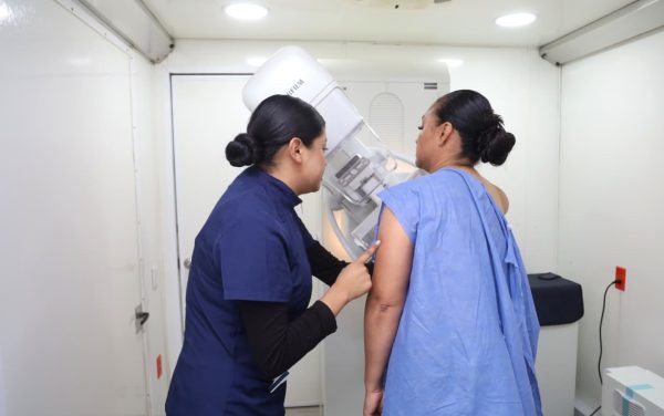 Diagnóstico oportuno y tratamientos gratuitos, claves para superar el cáncer