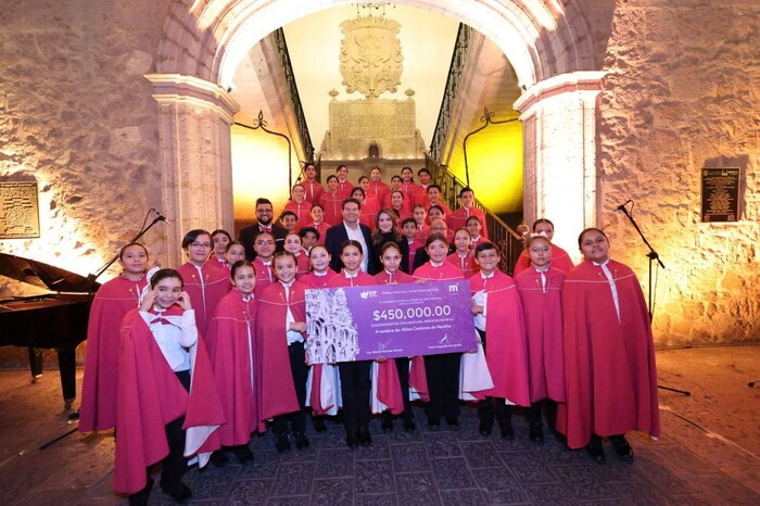  DIF Morelia reúne fondos para presentación de los Niños Cantores de Morelia en Barcelona