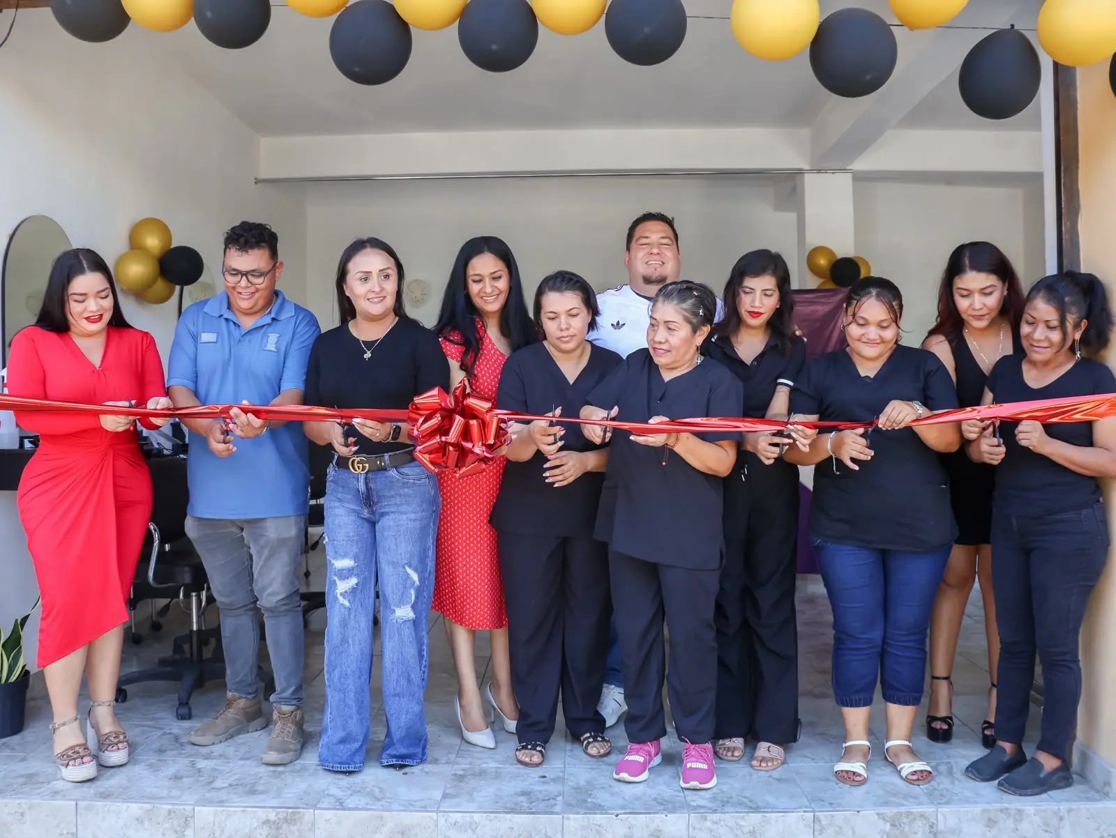 DIF Municipal Inaugura Estetica en Tenencia Las Guacamayas