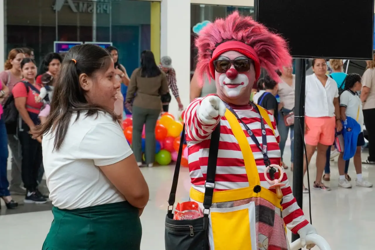 DIF Municipal Regala Función de Cine a Niños y Niñas del CAM