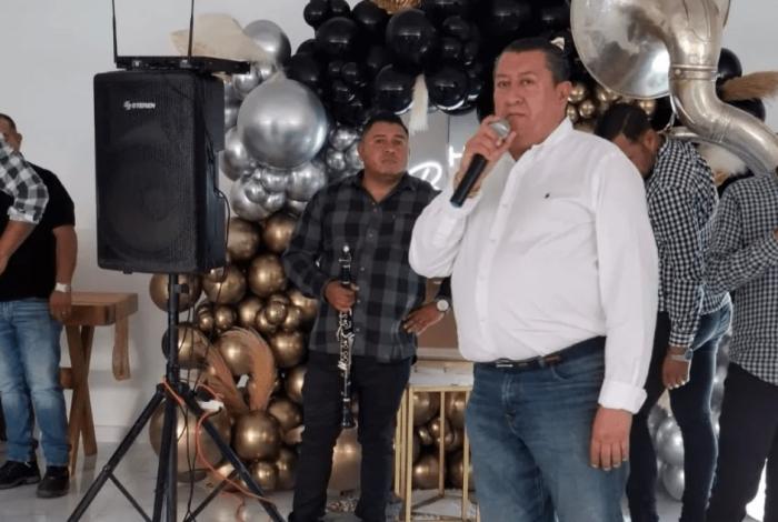 Diputado de MC celebra su cumpleaños con narcocorridos