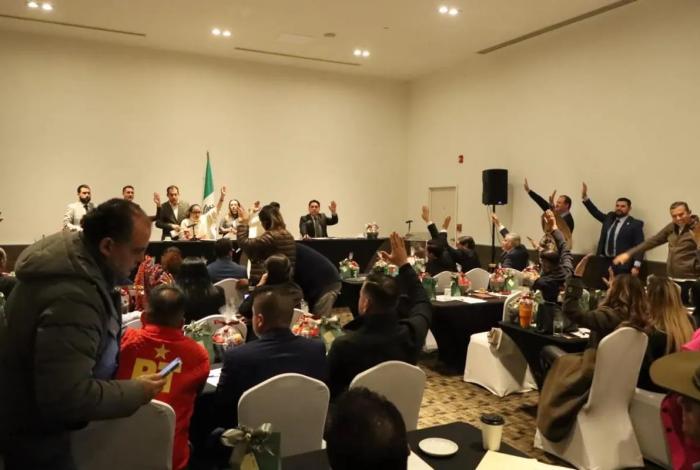 Diputados autorizaron que Morelia se endeude ¡y se pelearon el mérito!