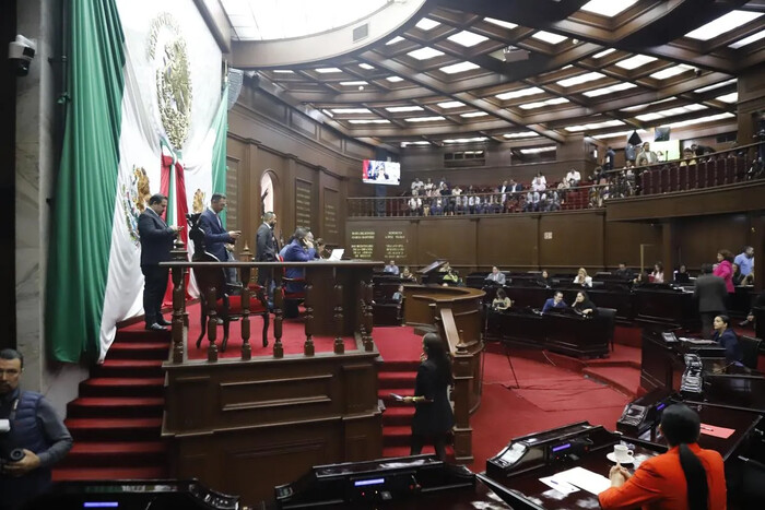 Diputados michoacanos hasta madrugarán para aprobar reformas de AMLO