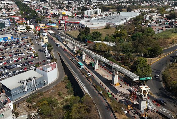 Distribuidor vial de la salida a Pátzcuaro registra 70 por ciento de avance