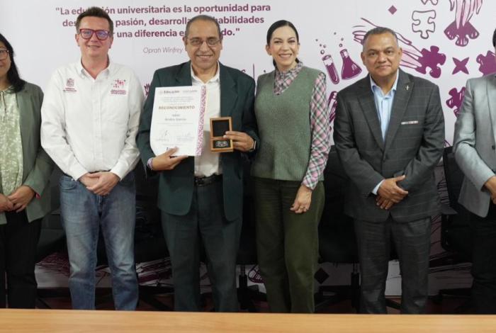 Docentes de bachillerato distinguidos por su destacada práctica educativa: Iemsysem