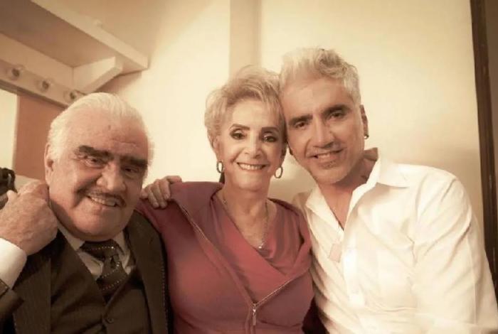 Doña Cuquita y el beso con su hermano que incendió redes