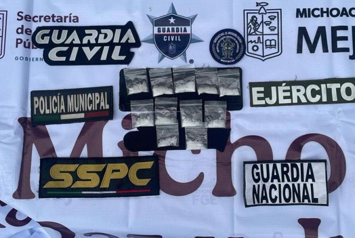 Dos detenidos en posesión de 11 dosis de metanfetamina en Uruapan: SSP