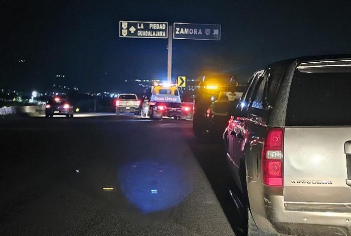 Dos jóvenes de 16 años derrapan en La Piedad; uno pierde la vida