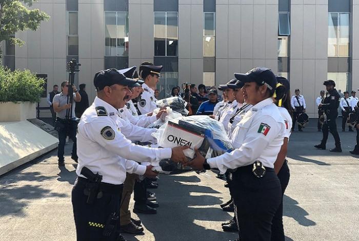 Dotan de uniformes, chalecos y equipo táctico a Policía Morelia