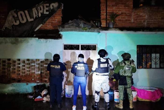 Durante cateo FGE asegura inmueble en la colonia Buenavista de Morelia y asegura más de 700 dosis de narcótico