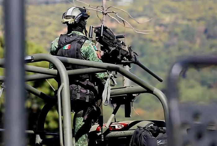 Durante enfrentamiento, militares abaten a dos presuntos criminales en Aguililla