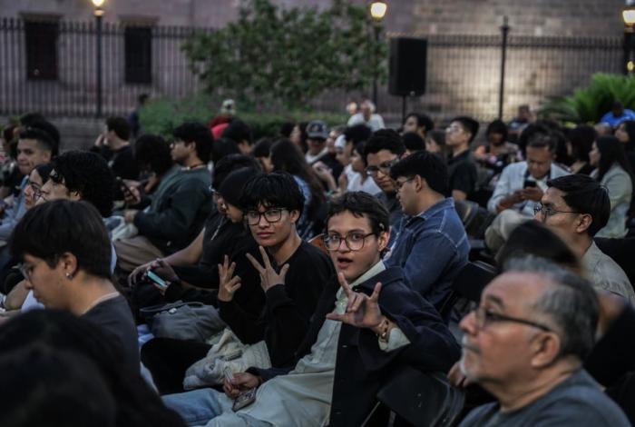 Ed Maverick y Ambulante abarrotan la Plaza Melchor Ocampo