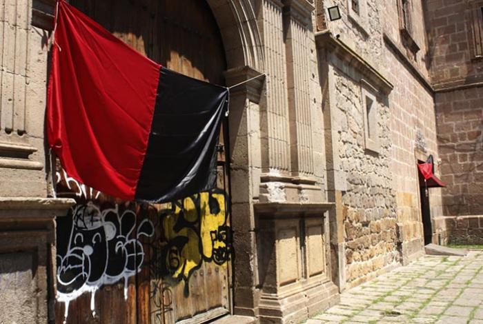 Eduardo Tena Flores anuncia cierre de puertas en la UMSNH tras fallo federal