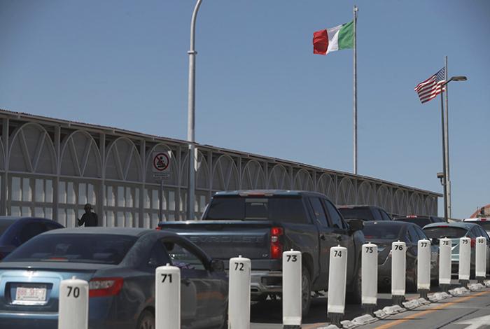 EE. UU. usa IA y biometría para vigilar a migrantes en la frontera; advierten riesgos