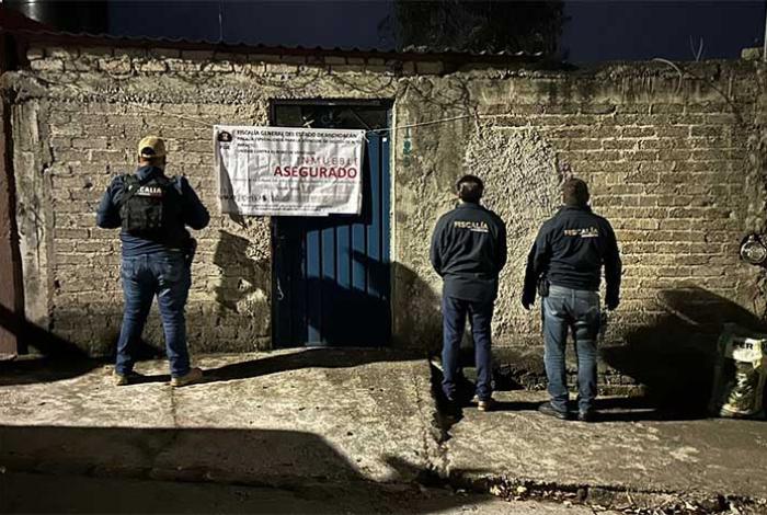 Ejecuta FGE cateo en la colonia Lomas del Durazno y asegura vehículo con reporte de robo; hay un detenido