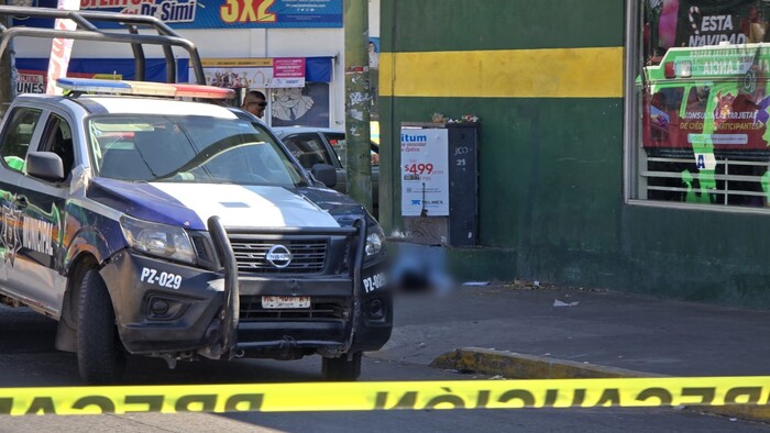 Ejecutan a un joven afuera de casa de empeño