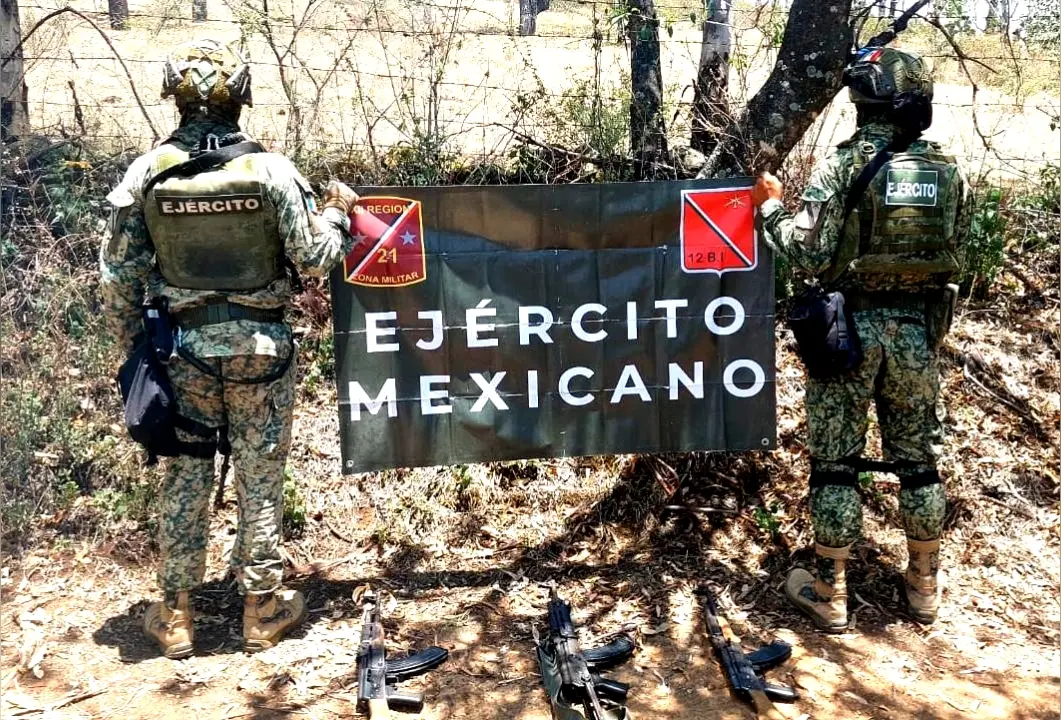 Ejército Mexicano halla tres fusiles y cartuchos útiles cerca de El Calvario, Queréndaro