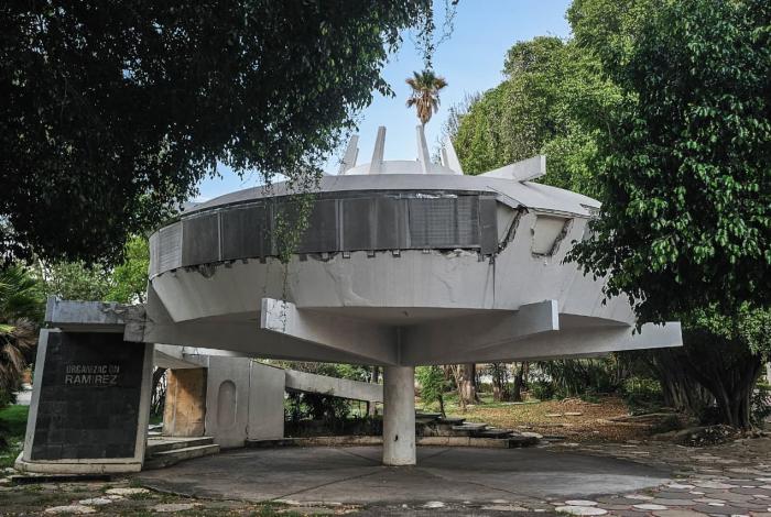 El adiós no ha llegado para el platillo volador de la Avenida Enrique Ramírez
