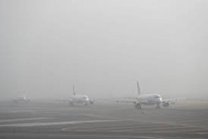 El aeropuerto de Ciudad de México suspende temporalmente aterrizajes debido a niebla
