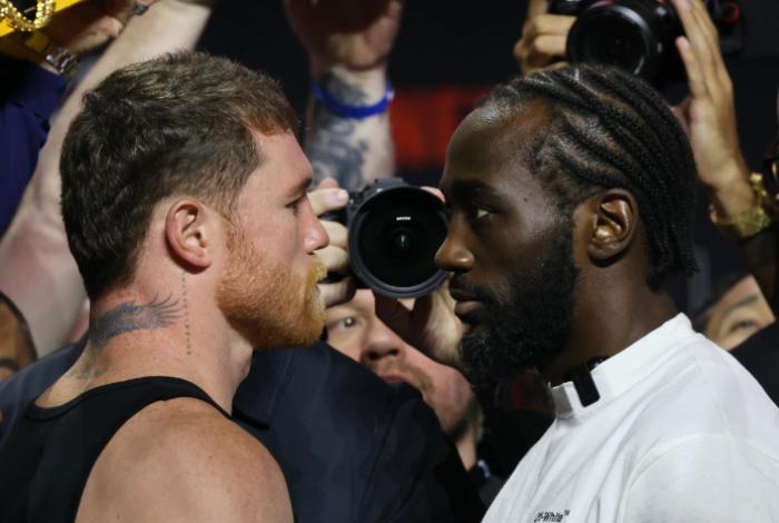 El 'Canelo' Álvarez defiende sus títulos ante un Crawford que busca hacer historia