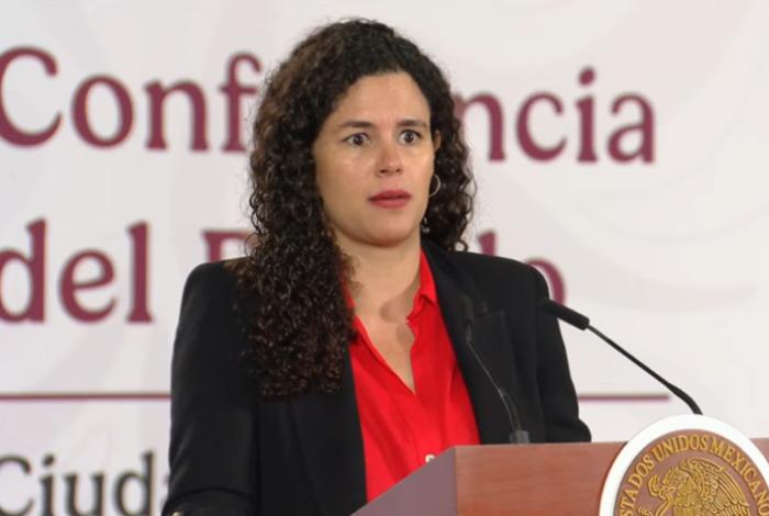 “El Estado no decidirá qué es verdad”: Luisa María Alcalde sobre nuevas reglas para medios de comunicación