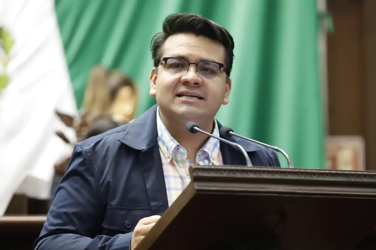 El futuro de México se sostiene en las niñas y en los niños: Toño Carreño