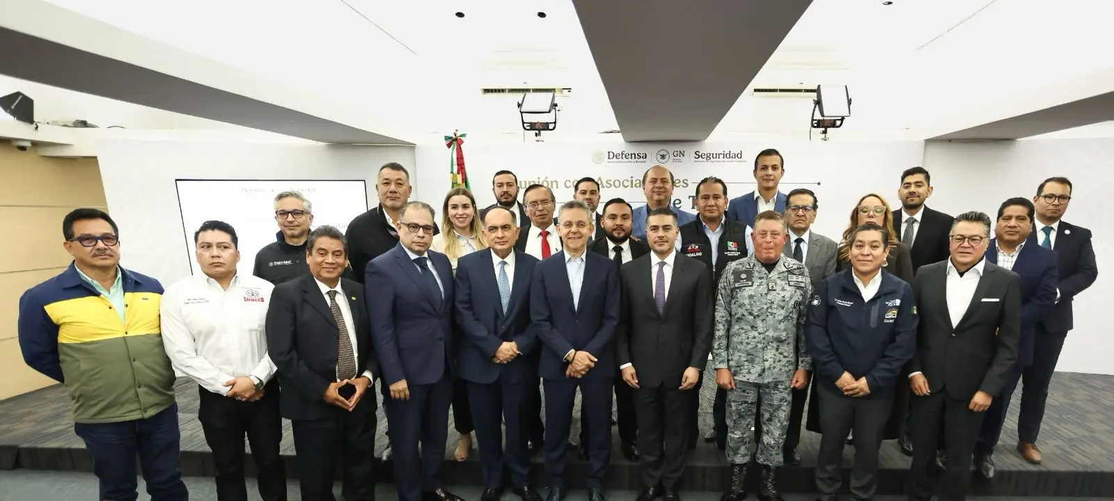 El gabinete de seguridad fortalece la cooperación con cámaras y asociaciones del autotransporte