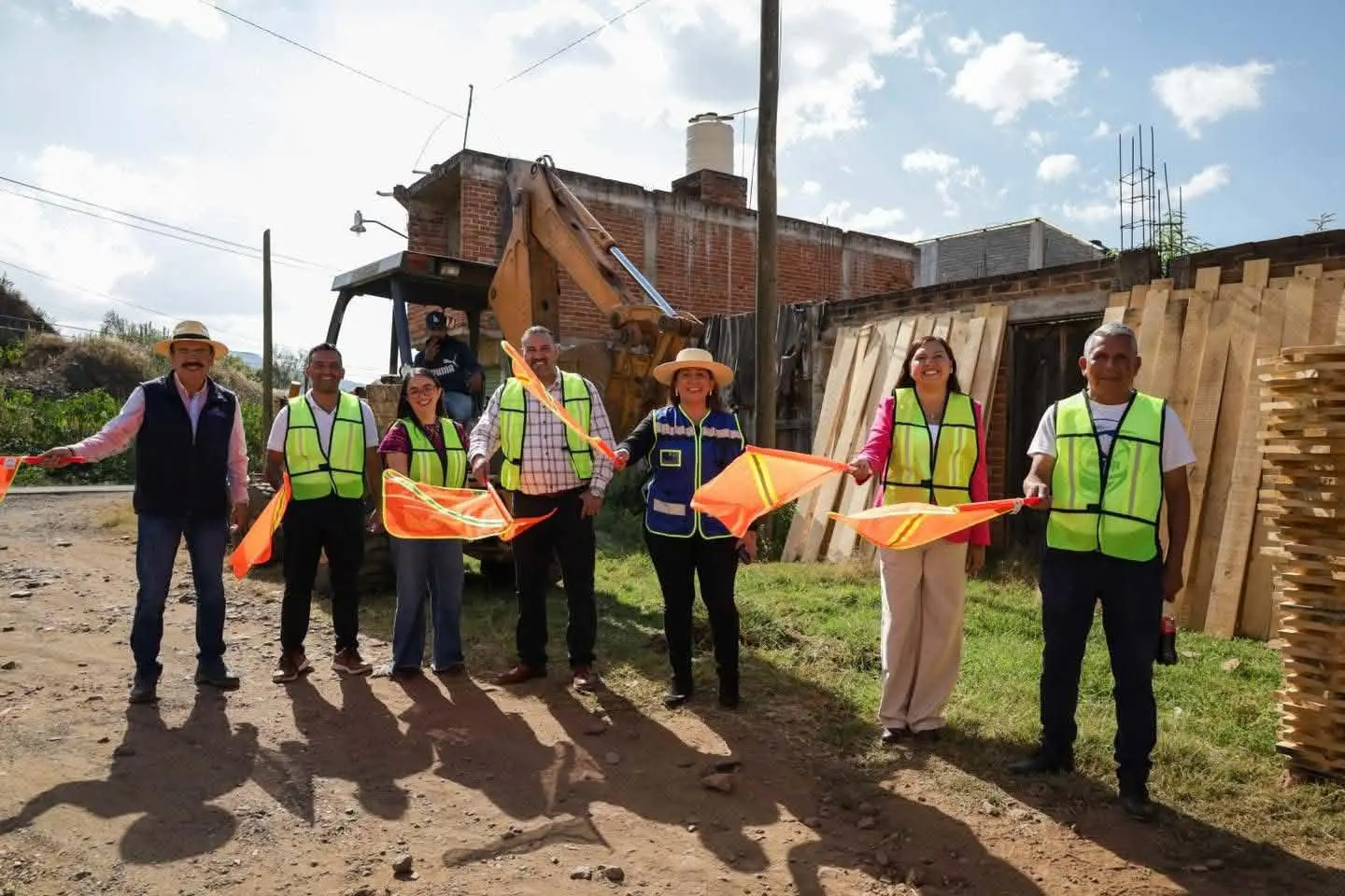 El Gobierno Quiroga inicia la pavimentación de la calle Cerro Chino tras años de deterioro