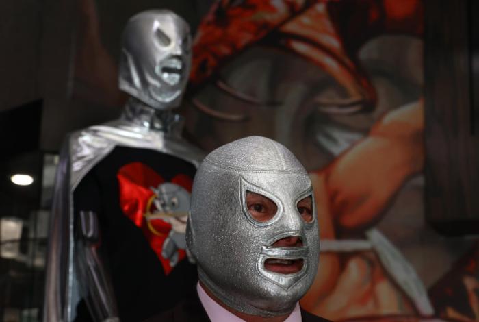 'El hijo del Santo' confiesa que ha sangrado y ha llorado, al anunciar su retirada