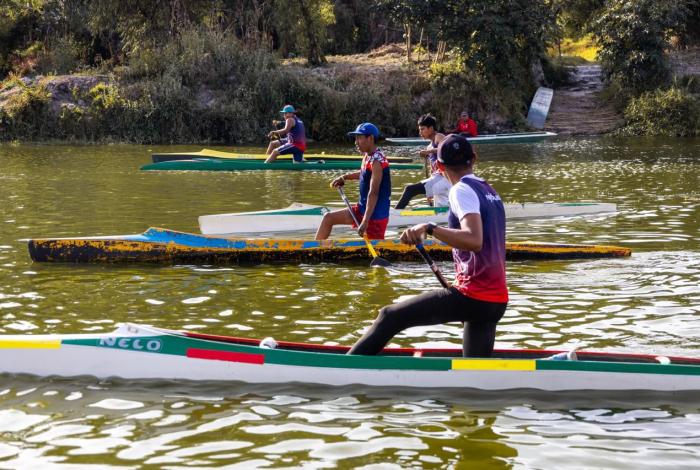 El lago de Pátzcuaro vibrará con las tradicionales regatas de canotaje