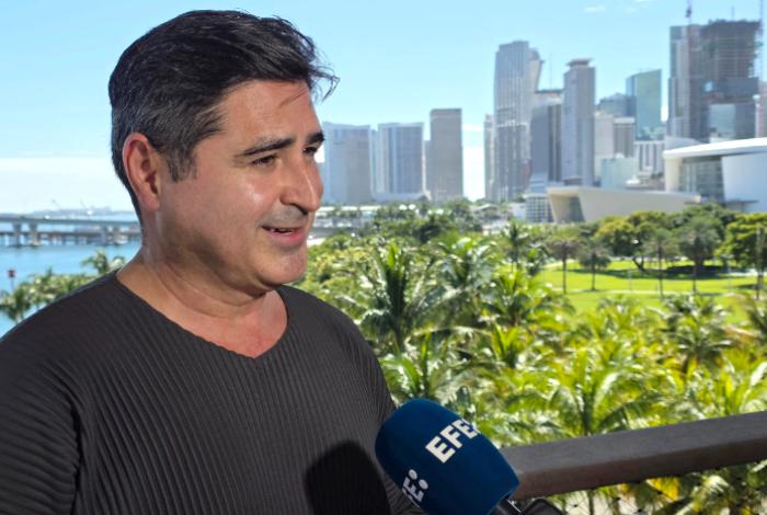 El mexicano José Carlos Díaz es ahora el principal curador de arte de Miami