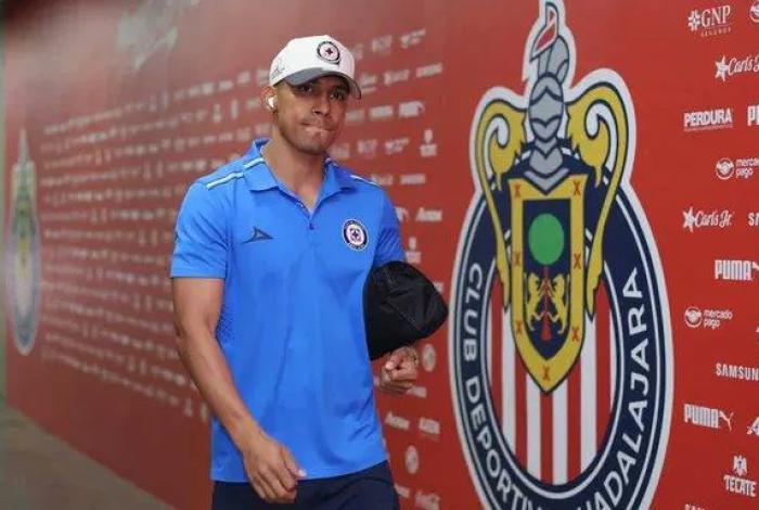 El michoacano Ángel Sepúlveda regresa a Chivas como refuerzo para el Clausura 2026