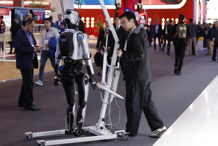 El MWC imagina los aeropuertos del futuro sin filas y con asistentes digitales