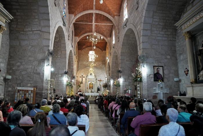 El ritual de jueves en el Templo de la Cruz: misa de sanación de cuerpo y alma