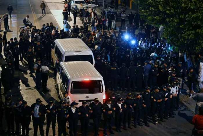 El Salvador extradita a Israel y Guatemala a miembros de una secta investigada por abusos a menores