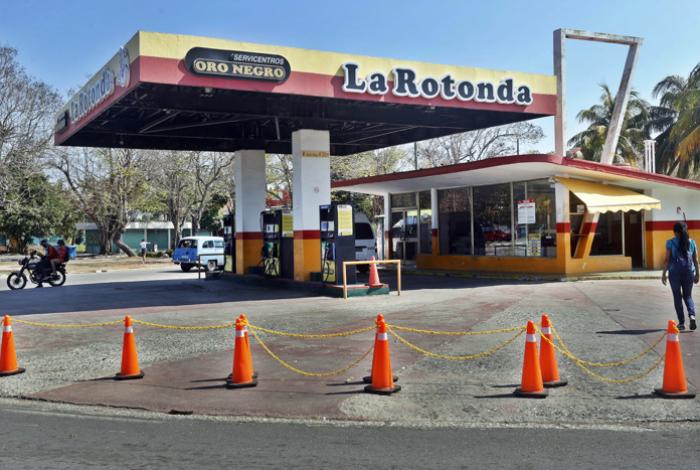El sector privado en Cuba recibe ya combustible importado pese al asedio petrolero de EEUU